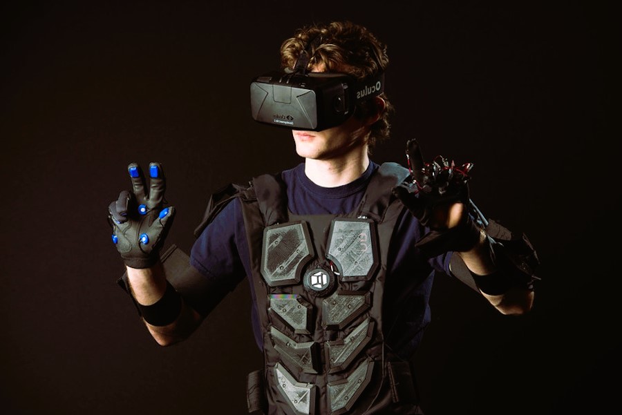 Virtual Reality (VR):